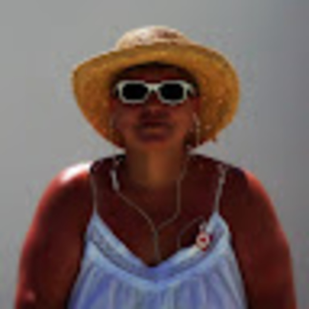 Meet your Posher, Laura